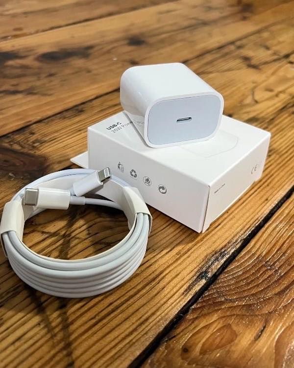 Apple Chargeur USB-C 20W + Câble USB-C vers Lightning — Afrishop Boutique